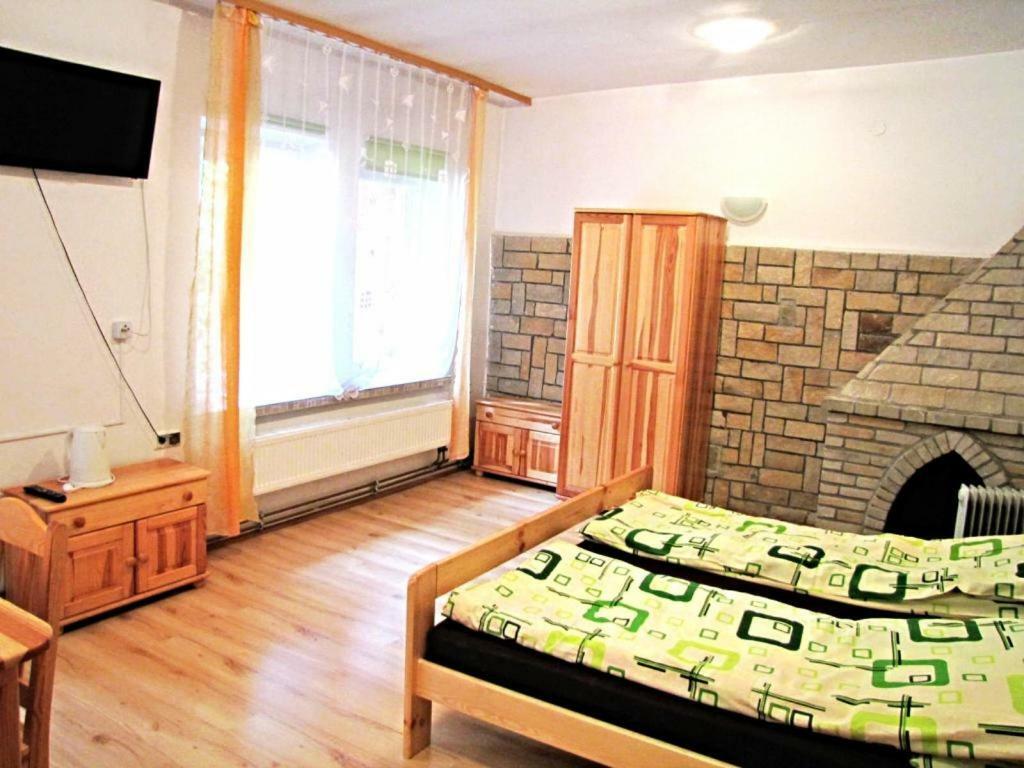 Pod Kamiennikiem Hotel Trzemesnia Ngoại thất bức ảnh